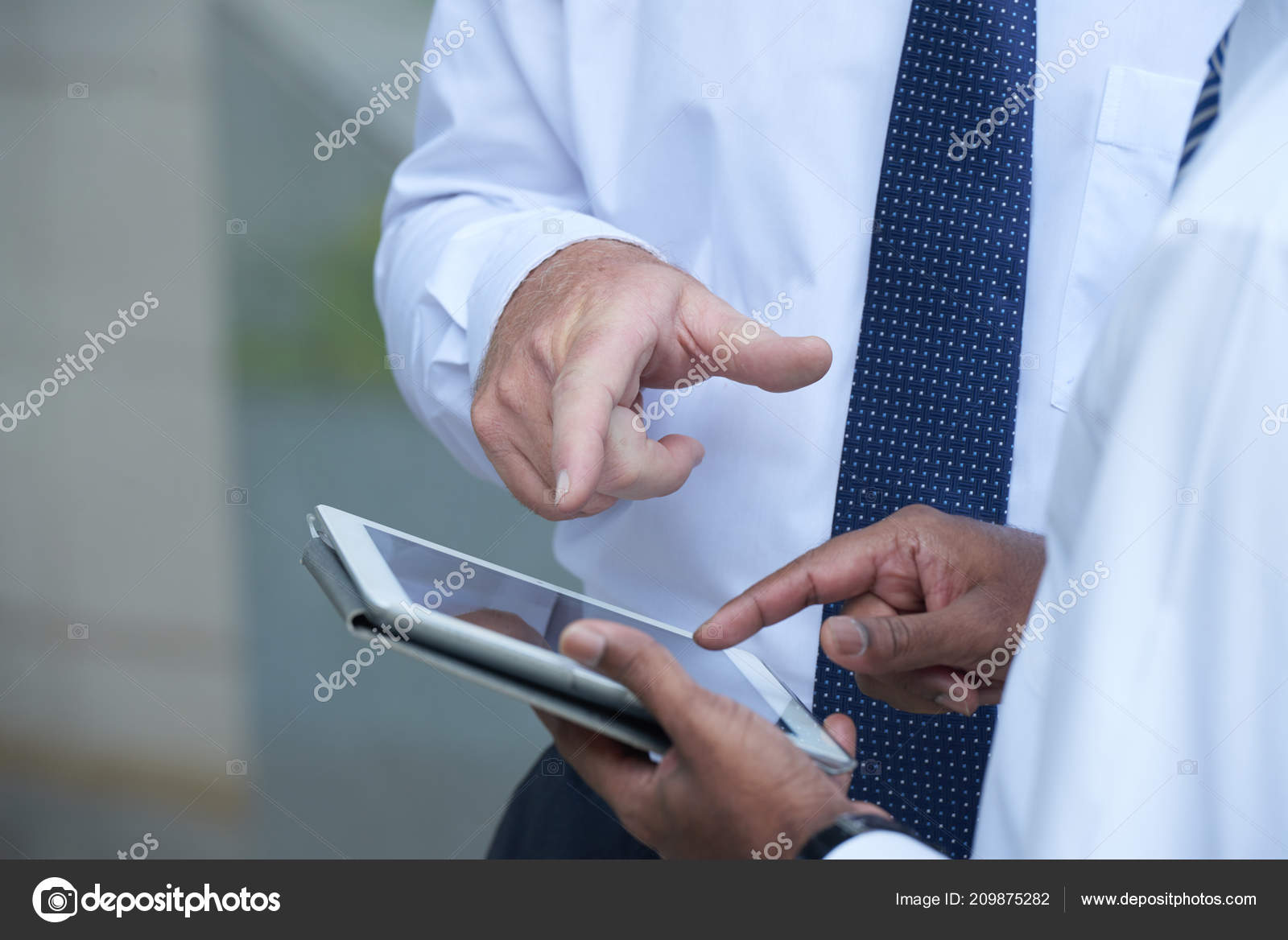 Discussing financial analysis